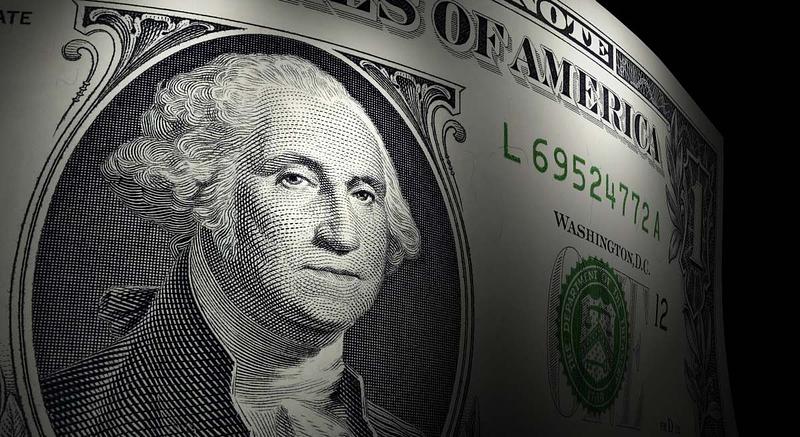 El dólar toca su nivel más bajo en cuatro meses