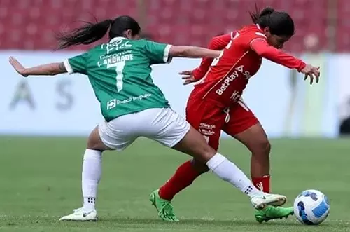 Liga femenina sigue en la mira por contratos irregulares