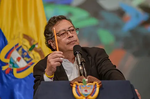 Petro anuncia emergencia por brote de fiebre amarilla