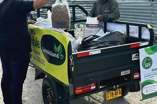 Vidrio reciclado se convierte en corales en San Andrés