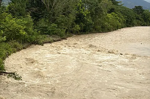 Desbordamiento del Ariari pone en alerta al Meta