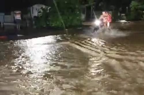 Río Ariari se desborda y causa graves inundaciones en Meta
