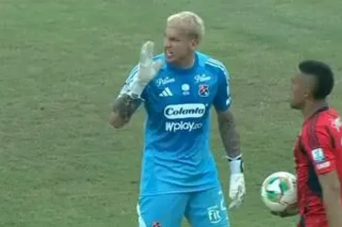 Piden sanción a Aguerre por gestos en clásico paisa