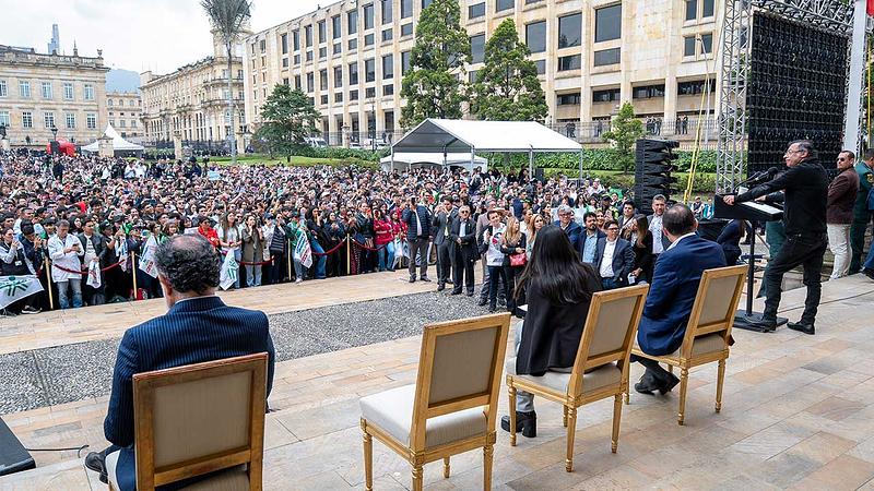 Petro viajará a China para firmar carta de intención con la Ruta de la Seda