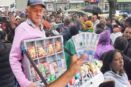 Vendedores en Bogotá deberán pagar por usar espacio público