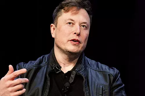 Elon Musk revela la causa del colapso global de X