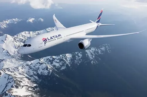 Alerta por estafas en venta de tiquetes y carga de LATAM