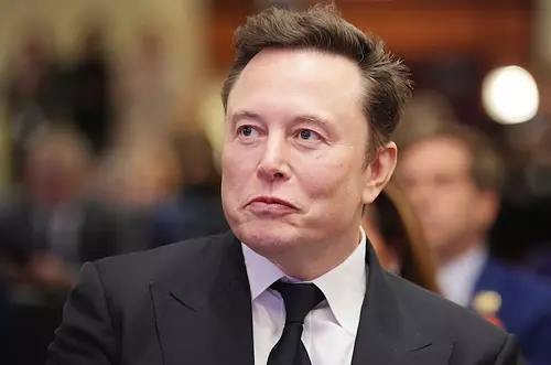 Elon Musk y su vida amorosa: 14 hijos y una demanda