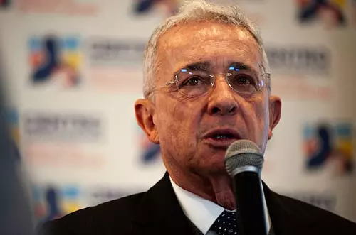 Juicio contra Uribe, en pausa tras decisión de la Corte