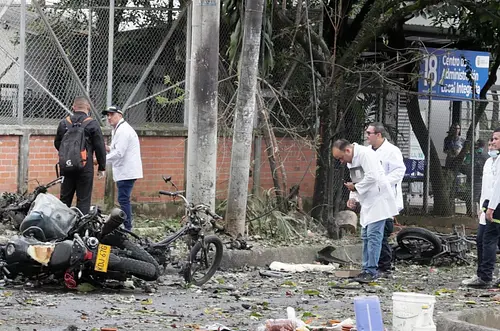 Explosiones simultáneas en Cali desatan máxima alerta