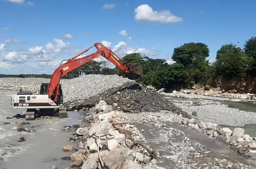 Paso cerrado entre Guamal y San Martín por creciente en el caño Camelias