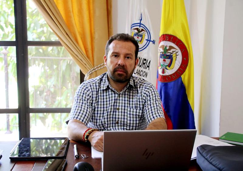Procuraduría aparta del cargo a Moya por política indebida