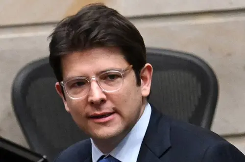 Miguel Uribe fue operado de urgencia por sangrado cerebral agudo