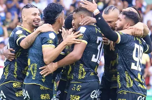 Llaneros se reinventa para evitar el descenso