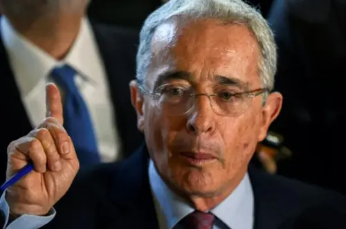 Uribe contra las cuerdas: Fiscalía exige condena