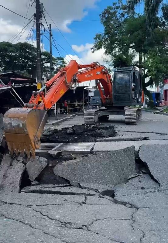 Reconstruyen paso vehicular en Villa Julia