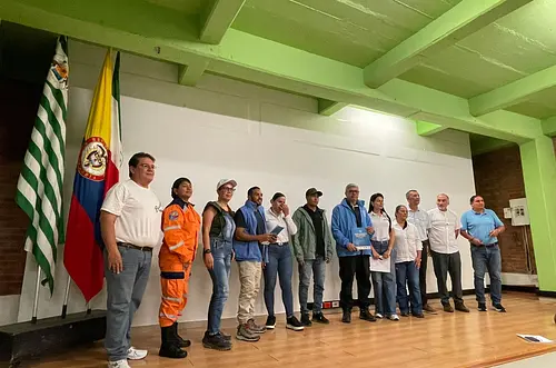 Guías del Güejar se certifican en rafting profesional