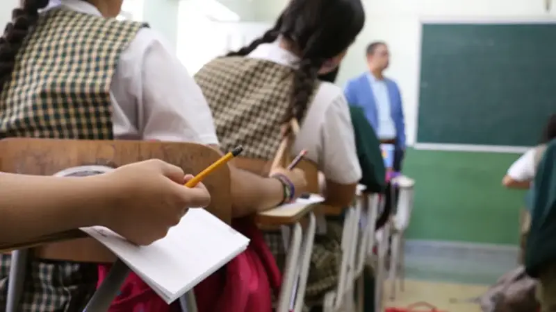 ¿Adiós a madrugar? Proponen cambiar horario escolar