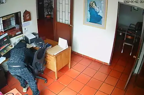 Robo en iglesia de Suba: delincuente se persignó tras hurtar ofrendas