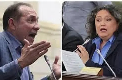 Choque entre Angélica Lozano y Antonio Sanguino en el Senado