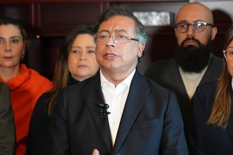 Petro anuncia que volverá a radicar la consulta popular