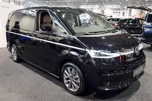 Este es el nuevo papamóvil de León XIV