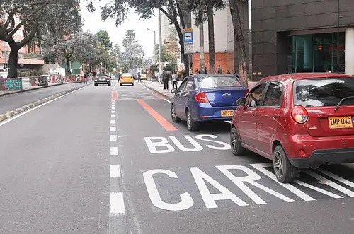 Fotomultas por invadir carril de bus inician el 26 de mayo