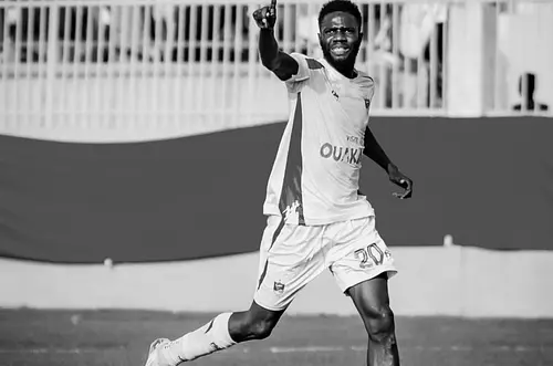 Tragedia en Senegal: futbolista murió en pleno partido y el juego continuó