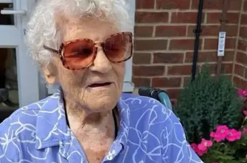 Ethel Caterham revela su fórmula para vivir 115 años
