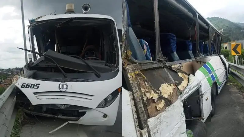Nueve estudiantes murieron tras caída de bus en La Línea