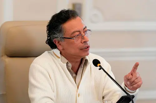 Petro reafirma derecho a la huelga y llama a ejercerlo sin violencia