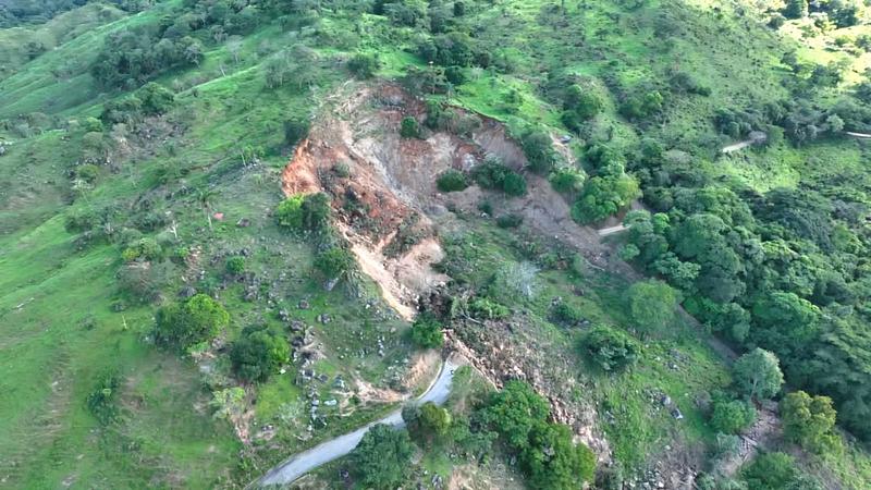 Habilitan vía en Aguazul tras deslizamiento en La Unión