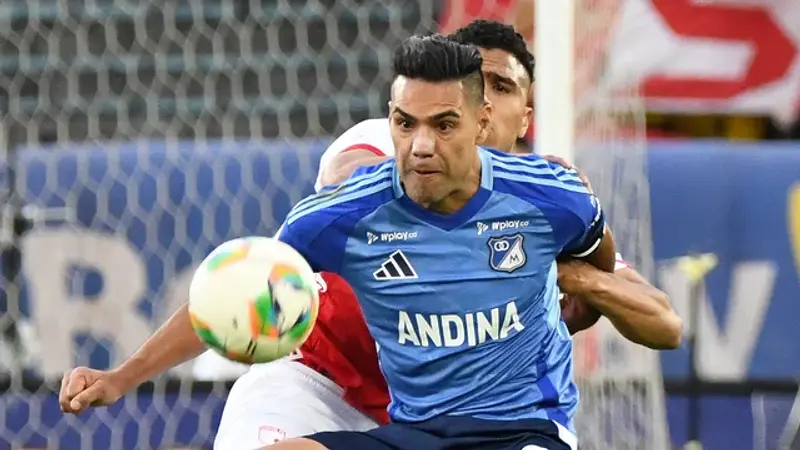 Hincha de Santa Fe provocó a Falcao con un billete
