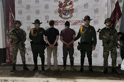 Ejército incauta maquinaria ilegal y captura a dos en Vaupés