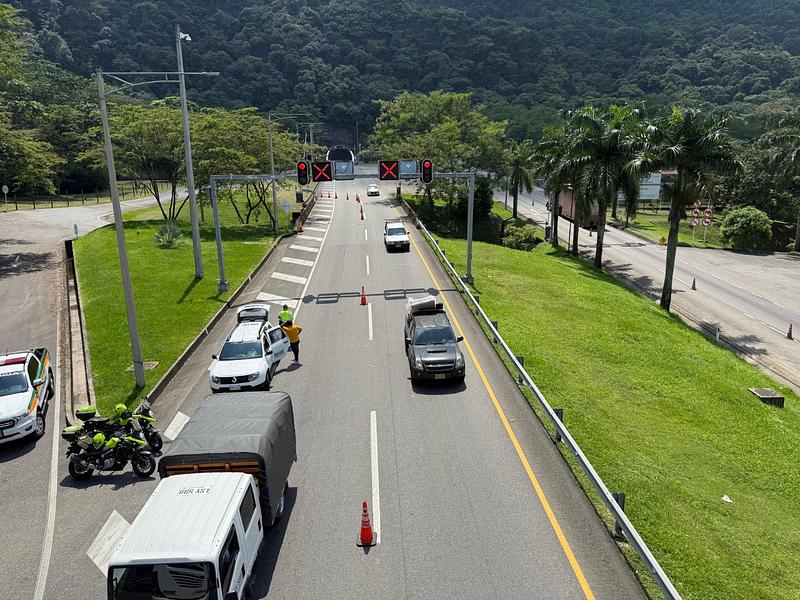 Autoridades garantizan normalidad vial pese a cierre parcial