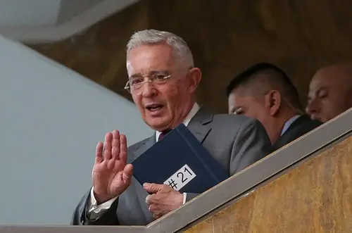 Uribe prepara apelación tras fallo que agita la política