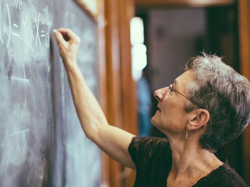 ¿Pensionado y trabajando? Esto dice la ley
