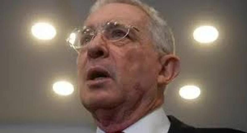 Defensa de Álvaro Uribe interpone apelación contra condena de 12 años