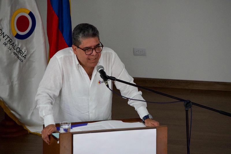 Puerto colombiano enfrenta retos y disputas clave