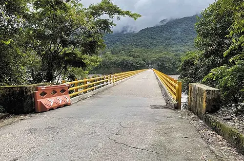 Cierres totales en el puente del Guatiquía