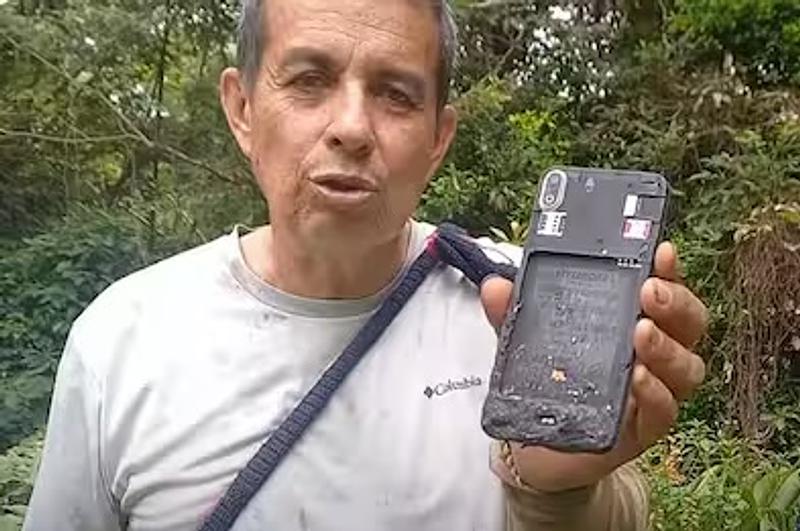 Explosión de celular deja grave a campesino en Quindío