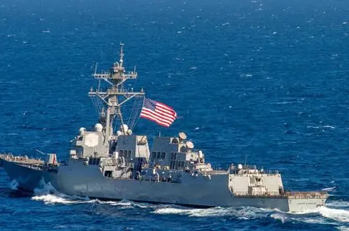 Barcos de guerra de EE. UU. se acercan a Venezuela