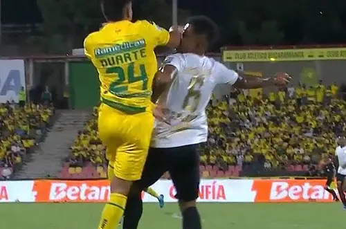 VAR en la mira tras codazo que fracturó a jugador