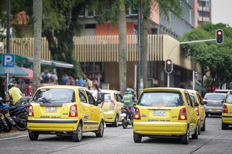 Tarifas de taxi 2026 entran en revisión técnica