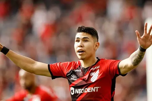 Nicolás Hernández refuerza la defensa del América