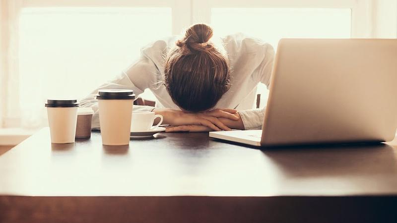 Ley colombiana regula sanciones por impuntualidad laboral