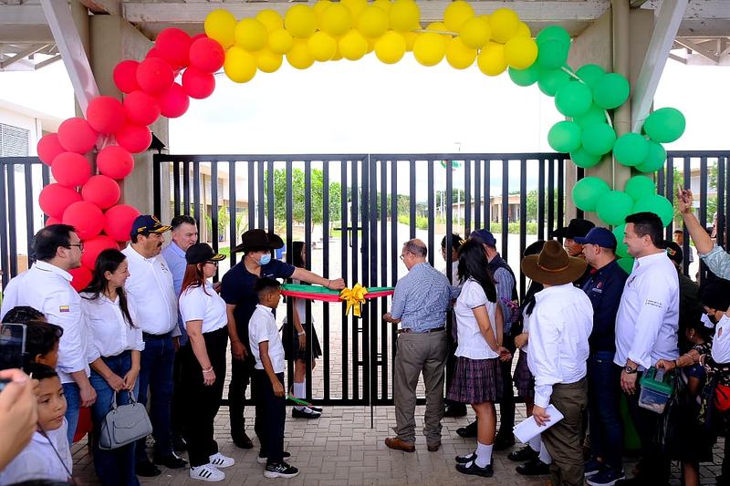 Gobernación de Casanare entrega megacolegio en Paz de Ariporo