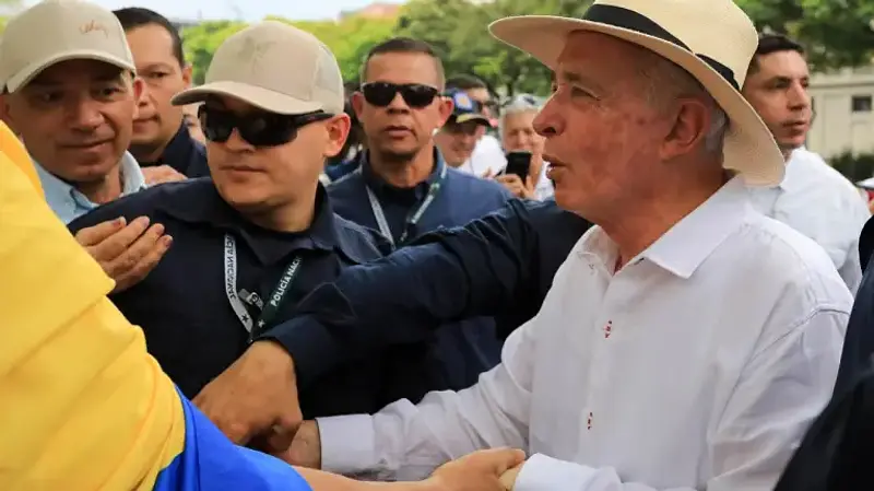 ¿Puede Uribe ser vicepresidente en 2026?