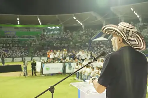 “Soy rehabilitado”: Benedetti sacude acto juvenil en Sucre