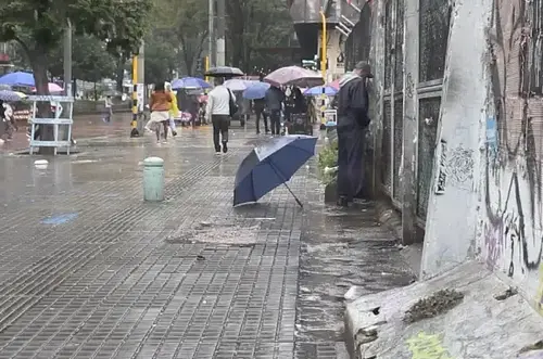 Bogotá sanciona a quienes usan la calle como baño